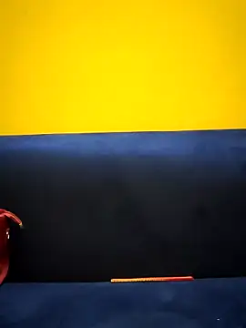 Snapshot of Haniya-143 chatting on October 9, 2025, 11:16 pm Haniya-143 online show from October 9, 2025, 11:16 pm