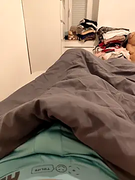 ariel-rick online show from September 9, 2025, 9:02 pm