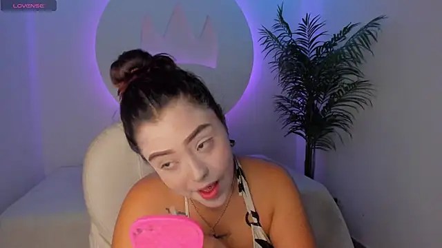 Snapshot of Ariana_Pierce chatting on October 30, 2025, 12:36 pm Ariana Pierce online show from October 30, 2025, 12:36 pm