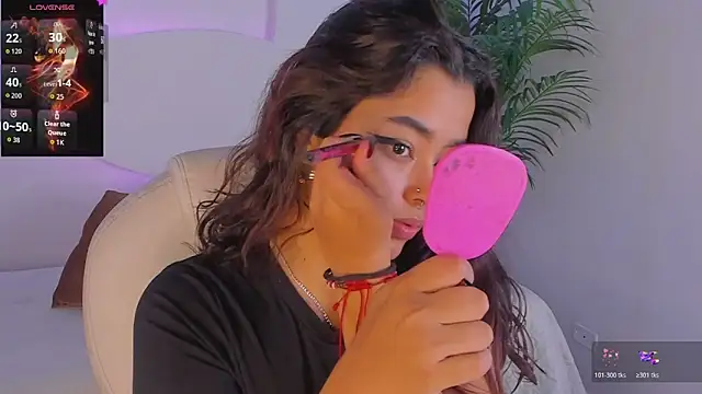 Snapshot of Ariana_Pierce chatting on October 24, 2025, 12:26 pm Ariana Pierce online show from October 24, 2025, 12:26 pm