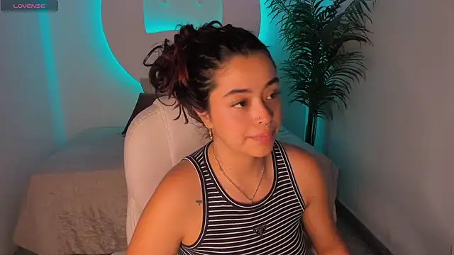 Snapshot of Ariana_Pierce chatting on October 21, 2025, 12:48 pm Ariana Pierce online show from October 21, 2025, 12:48 pm