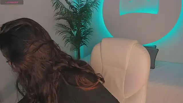 Snapshot of Ariana_Pierce chatting on October 14, 2025, 12:28 pm Ariana Pierce online show from October 14, 2025, 12:28 pm