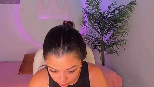 Snapshot of Ariana_Pierce chatting on November 18, 2025, 12:41 pm Ariana Pierce online show from November 18, 2025, 12:41 pm