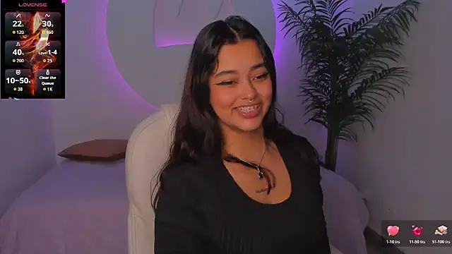 Snapshot of Ariana_Pierce chatting on November 6, 2025, 12:20 pm Ariana Pierce online show from November 6, 2025, 12:20 pm