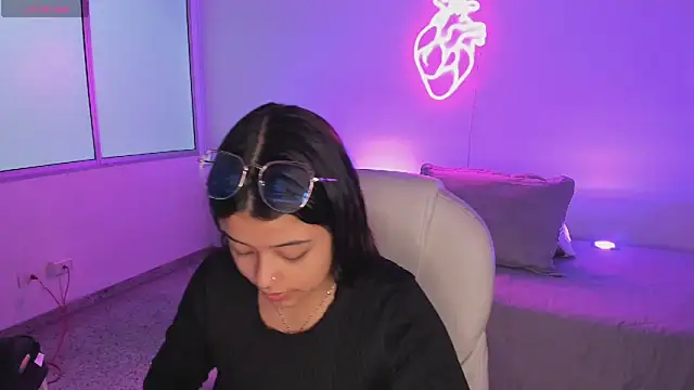 Snapshot of Ariana_Pierce chatting on November 15, 2025, 12:20 pm Ariana Pierce online show from November 15, 2025, 12:20 pm