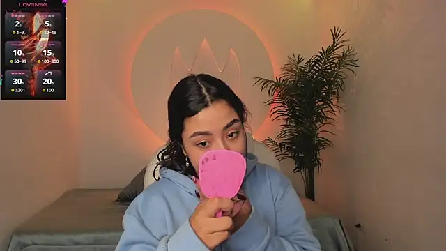 Snapshot of Ariana_Pierce chatting on November 29, 2025, 1:00 pm Ariana Pierce online show from November 29, 2025, 1:00 pm