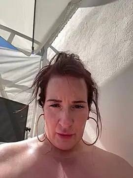 Snapshot of Engel_mia chatting on May 26, 2026, 12:47 pm Engel mia online show from May 26, 2026, 12:47 pm