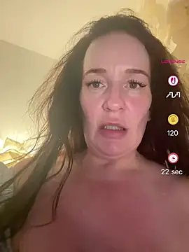 Snapshot of Engel_mia chatting on June 25, 2026, 10:15 pm Engel mia online show from June 25, 2026, 10:15 pm