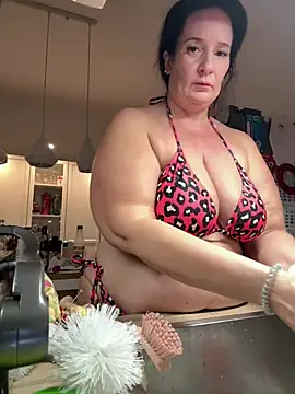 Snapshot of Engel_mia chatting on June 29, 2026, 9:47 pm Engel mia online show from June 29, 2026, 9:47 pm