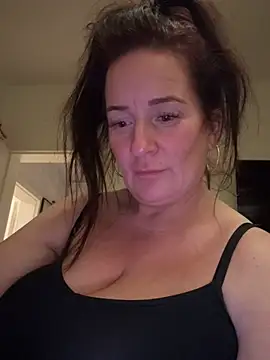 Snapshot of Engel_mia chatting on March 20, 2026, 11:28 pm Engel mia online show from March 20, 2026, 11:28 pm