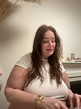 Snapshot of Engel_mia chatting on February 15, 2026, 9:03 pm Engel mia online show from February 15, 2026, 9:03 pm