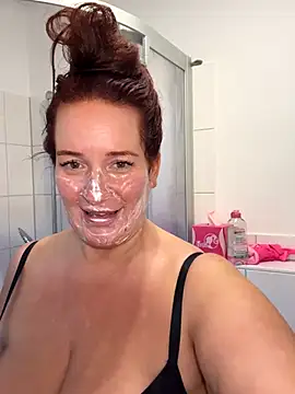 Snapshot of Engel_mia chatting on October 15, 2025, 12:02 pm Engel mia online show from October 15, 2025, 12:02 pm