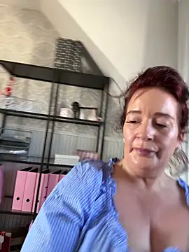 Snapshot of Engel_mia chatting on March 3, 2026, 11:06 am Engel mia online show from March 3, 2026, 11:06 am