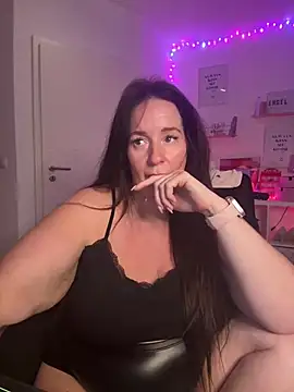Snapshot of Engel_mia chatting on July 26, 2026, 8:49 pm Engel mia online show from July 26, 2026, 8:49 pm