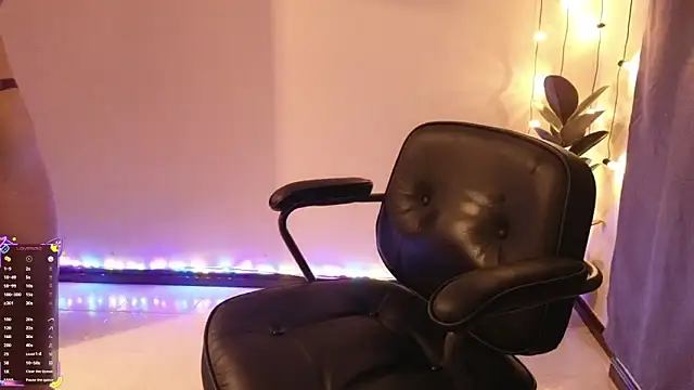 Snapshot of Lia_madame chatting on December 2, 2025, 2:34 am Lia madame online show from December 2, 2025, 2:34 am