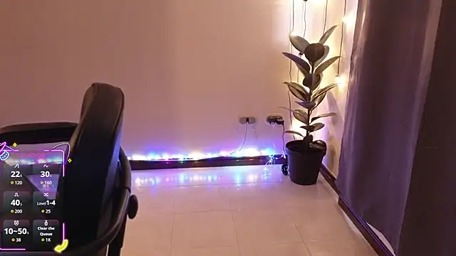 Snapshot of Lia_madame chatting on December 5, 2025, 1:10 pm Lia madame online show from December 5, 2025, 1:10 pm