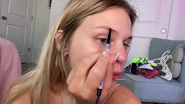 PaigePawg online show from April 23, 2026, 1:57 pm
