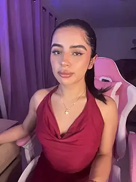 Snapshot of Emily-14 chatting on July 17, 2026, 4:21 am Emily-14 online show from July 17, 2026, 4:21 am
