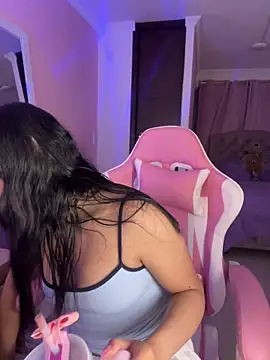 Emily-14 online show from April 30, 2026, 4:52 am