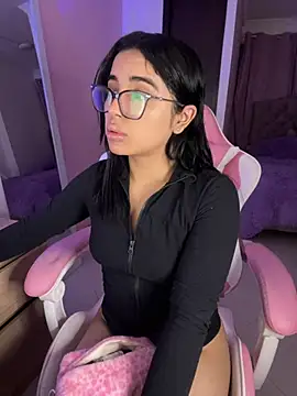 Emily-14 online show from May 5, 2026, 6:27 am