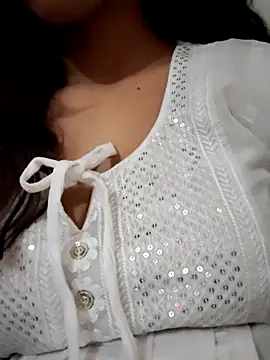 Babby girl08 online show from October 24, 2025, 12:48 pm