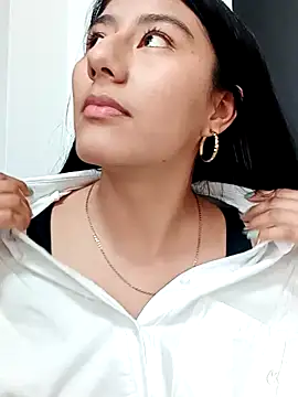 Snapshot of CarlaAlvez chatting on March 13, 2025, 6:23 pm CarlaAlvez online show from March 13, 2025, 6:23 pm