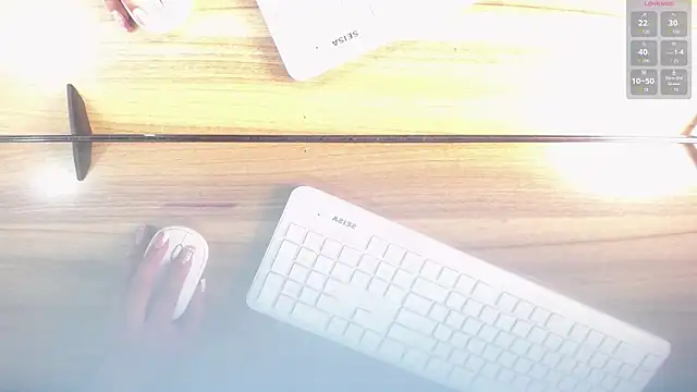 Snapshot of cloe_cooper_ chatting on September 10, 2025, 7:35 pm cloe cooper online show from September 10, 2025, 7:35 pm