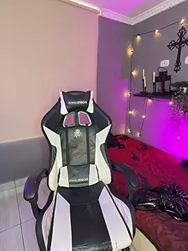 Snapshot of vampy_dolll chatting on March 7, 2026, 11:49 am vampy dolll online show from March 7, 2026, 11:49 am