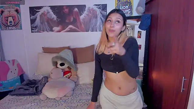 Snapshot of cuteweed420 chatting on October 16, 2025, 7:44 pm cuteweed420 online show from October 16, 2025, 7:44 pm