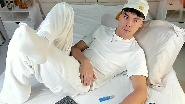 Snapshot of Dammon_Stallion chatting on October 29, 2025, 12:26 pm Dammon Stallion online show from October 29, 2025, 12:26 pm