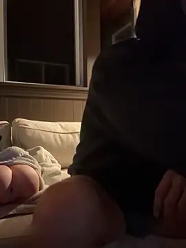 longcurved212121 online show from October 14, 2025, 2:23 am