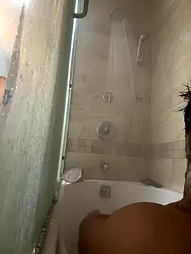 longcurved212121 online show from October 25, 2025, 5:46 pm