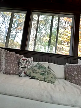 longcurved212121 online show from October 19, 2025, 4:54 pm