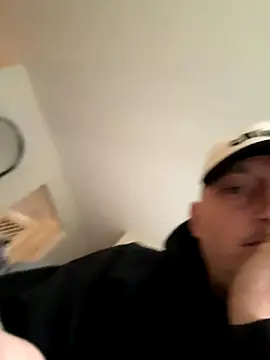 longcurved212121 online show from November 10, 2025, 2:11 pm