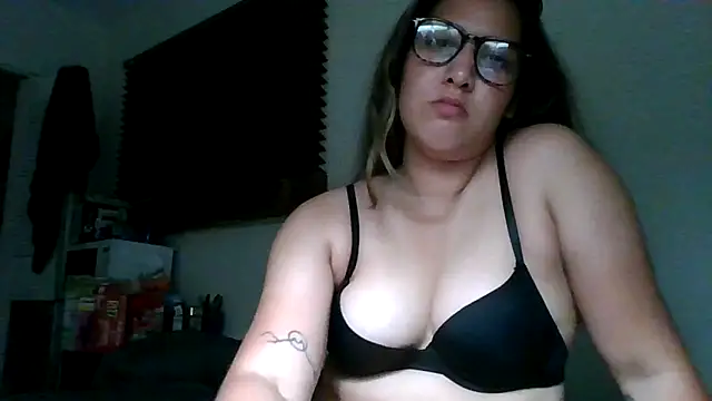 Snapshot of naughtynadia0502 chatting on April 1, 2026, 3:41 am naughtynadia0502 online show from April 1, 2026, 3:41 am