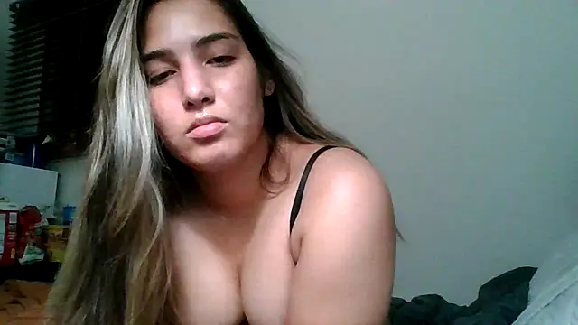 Snapshot of naughtynadia0502 chatting on April 8, 2026, 4:47 am naughtynadia0502 online show from April 8, 2026, 4:47 am