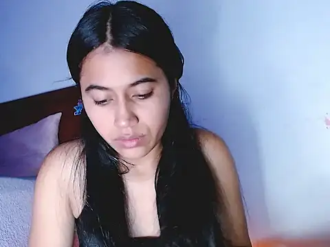 Snapshot of brihanna_lena chatting on April 19, 2026, 8:15 am brihanna lena online show from April 19, 2026, 8:15 am