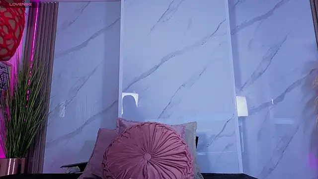 Chlooee   online show from March 20, 2026, 2:23 am