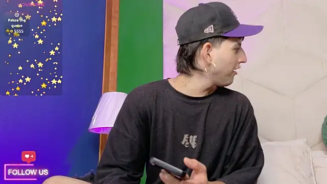 Snapshot of sett_and_gwen chatting on June 24, 2026, 4:33 am sett and gwen online show from June 24, 2026, 4:33 am