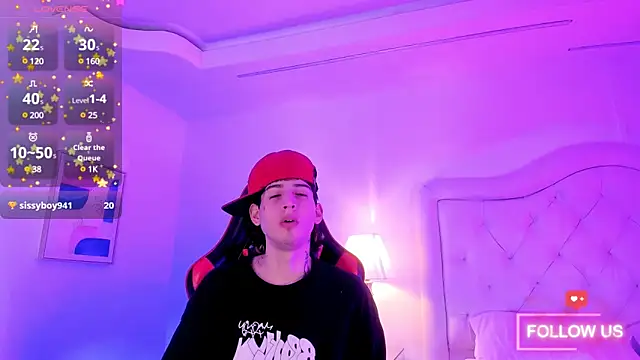 Snapshot of sett_and_gwen chatting on February 28, 2025, 5:04 am sett and gwen online show from February 28, 2025, 5:04 am