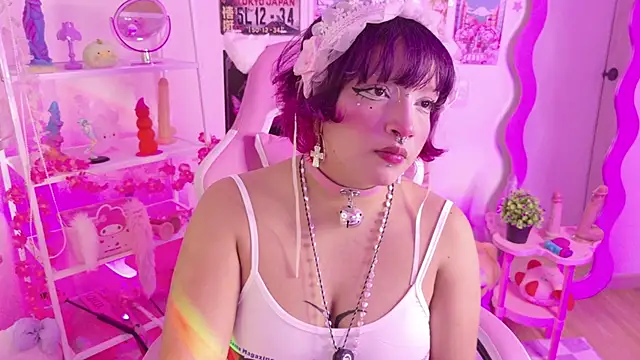 Snapshot of lady_noize chatting on June 2, 2026, 10:21 pm lady noize online show from June 2, 2026, 10:21 pm