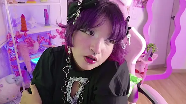Snapshot of lady_noize chatting on June 14, 2026, 2:24 am lady noize online show from June 14, 2026, 2:24 am