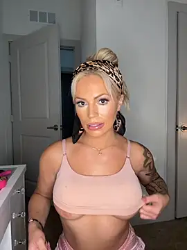 sophiamariexoxo240 online show from September 28, 2025, 4:58 pm