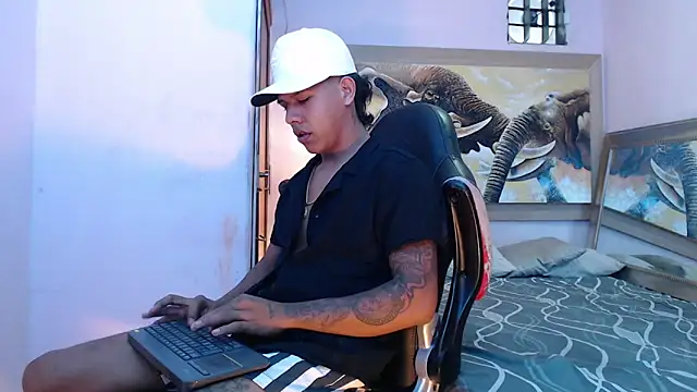 Snapshot of mr_stiven_ chatting on March 23, 2025, 5:21 am mr stiven online show from March 23, 2025, 5:21 am