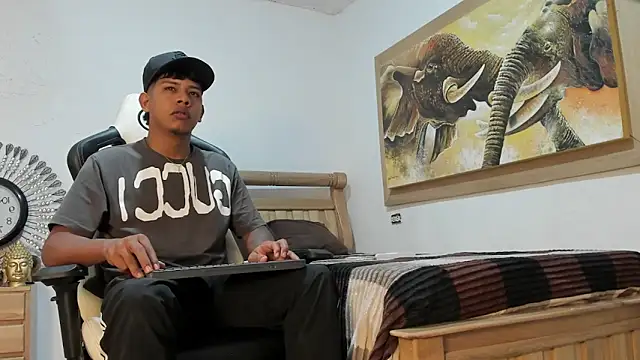 mr stiven  online show from March 20, 2026, 6:47 am