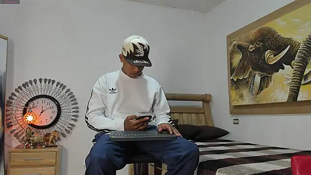 mr stiven  online show from May 2, 2026, 3:01 am
