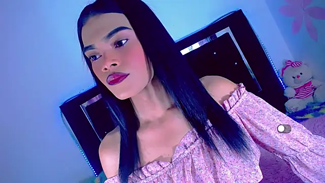 Snapshot of Theylor_Rouse chatting on November 12, 2025, 6:28 am Theylor Rouse online show from November 12, 2025, 6:28 am