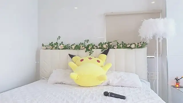 Akina starr online show from October 8, 2025, 3:30 am