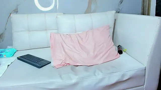 Snapshot of Milaspetite chatting on March 9, 2025, 1:25 am Milaspetite online show from March 9, 2025, 1:25 am