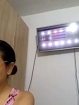 honeyblue 1 online show from March 15, 2025, 3:07 am